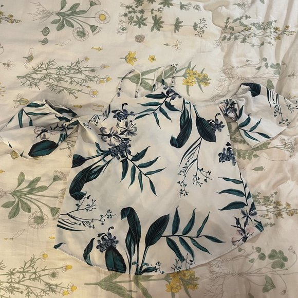 Off the shoulder tropical white and green blouse with bell sleeves! - Picture 10 of 12